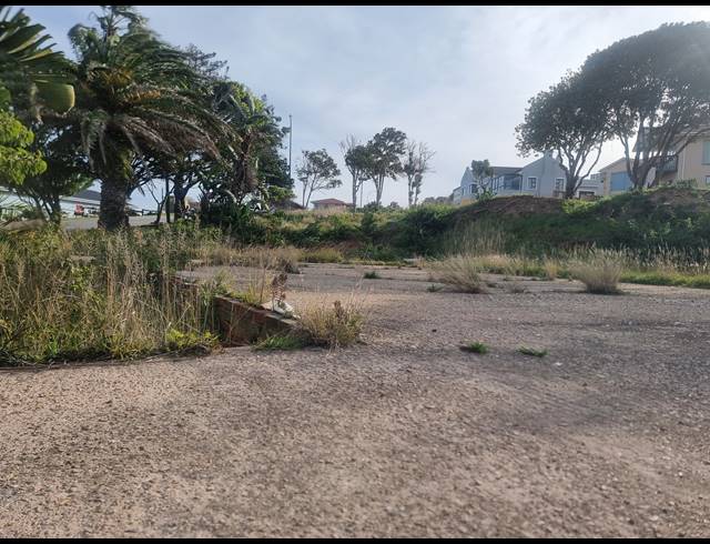 893M² VACANT LAND FOR SALE IN DANA BAY